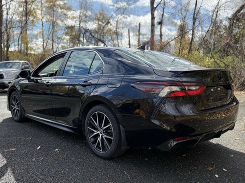 Used 2023 Toyota Camry SE image 8