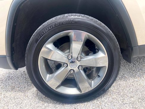 Used 2014 Jeep Grand Cherokee Limited AWD/4WD image 18