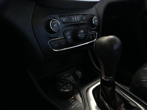 Used 2016 Jeep Cherokee Trailhawk w/ Comfort/Convenience Group image 20