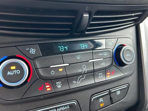 Used 2019 Ford Escape SE image 33