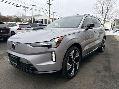 New 2026 Volvo EX90 Ultra image 2