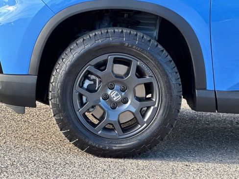Used 2025 Honda Pilot TrailSport image 33