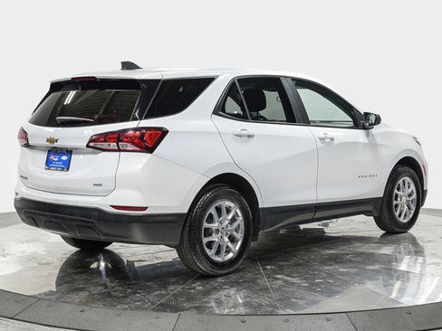 Used 2023 Chevrolet Equinox LS w/ LS Convenience Package image 8