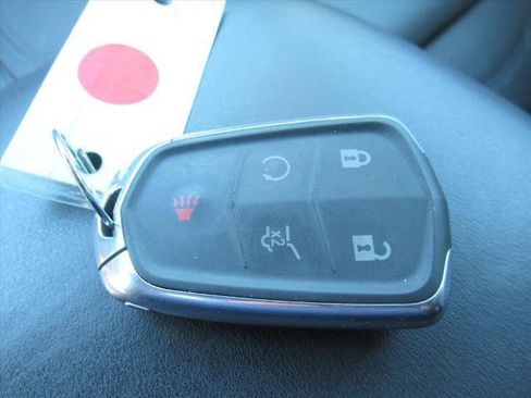 Used 2018 Cadillac XT5 Platinum w/ Driver Assist Package image 30