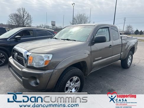 Used 2011 Toyota Tacoma PreRunner w/ SR5 Pkg #2 image 1