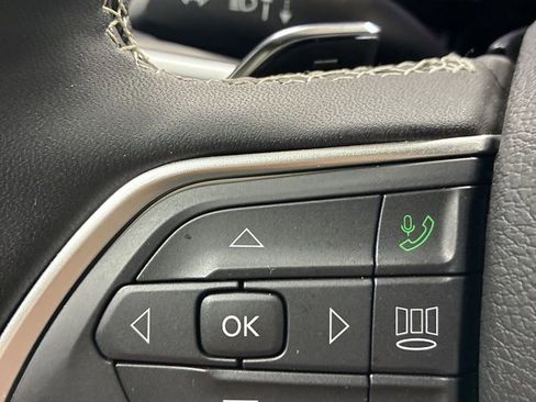 Used 2025 Jeep Grand Cherokee Limited image 14