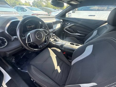 Used 2018 Chevrolet Camaro LT w/ Technology Package RWD image 3