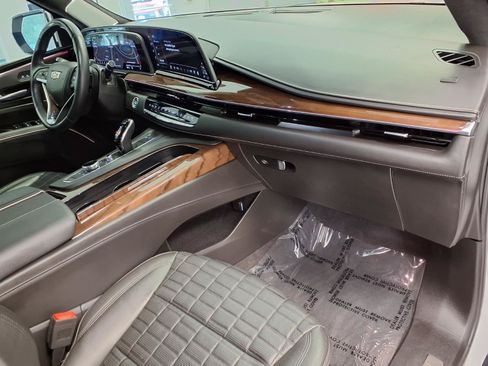 Certified 2023 Cadillac Escalade ESV Sport Platinum w/ LPO, ONYX Package AWD/4WD image 9