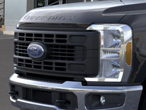 New 2026 Ford F250 XL AWD/4WD image 17