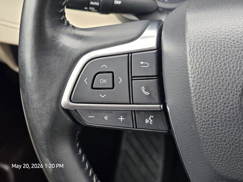 Used 2021 Toyota Highlander XLE FWD image 31