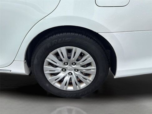 Used 2012 Toyota Camry LE FWD image 27