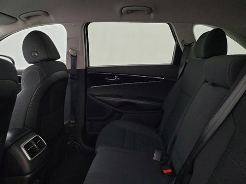 Used 2019 Kia Sorento S AWD/4WD image 18