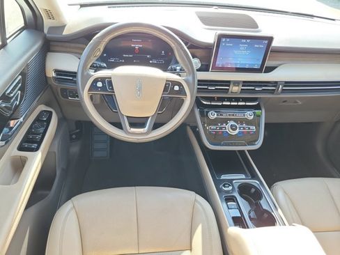 Used 2022 Lincoln Corsair Reserve w/ Elements Package FWD image 18
