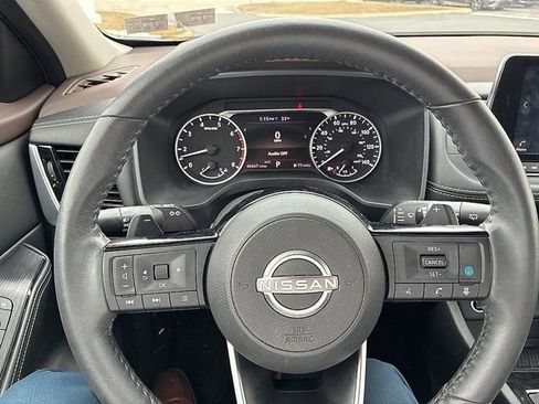 Used 2022 Nissan Rogue SV w/ SV Premium Package image 28