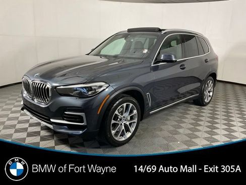 Used 2022 BMW X5 xDrive40i w/ Premium Package AWD/4WD image 1