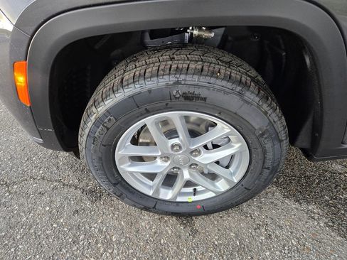 New 2026 Jeep Grand Cherokee L Laredo AWD/4WD image 9