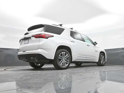 Used 2023 Chevrolet Traverse High Country AWD/4WD image 45