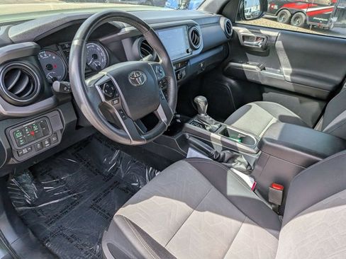 Used 2022 Toyota Tacoma TRD Off-Road AWD/4WD image 12