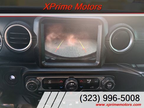 Used 2018 Jeep Wrangler Unlimited Sahara AWD/4WD image 23