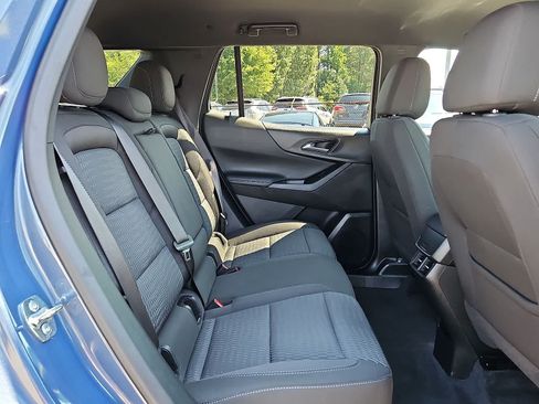 Certified 2025 Chevrolet Equinox LT FWD image 32