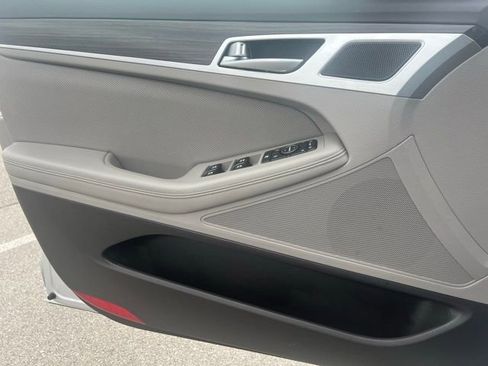 Used 2015 Hyundai Genesis 3.8 image 26