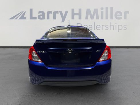 Used 2019 Nissan Versa SV FWD image 4