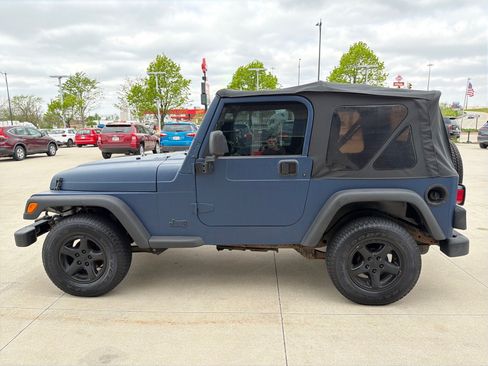 Used 2005 Jeep Wrangler X w/ Tire & Wheel Group (Ecco) AWD/4WD image 5