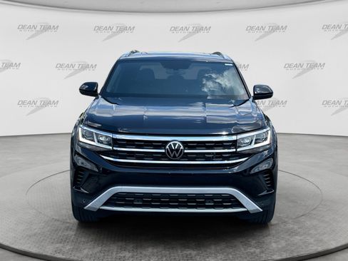 Used 2023 Volkswagen Atlas Cross Sport SE w/ Panoramic Sunroof Package FWD image 2