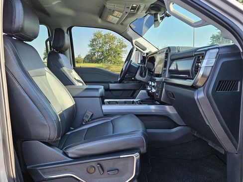 Used 2024 Ford F250 Lariat w/ Chrome Package image 16