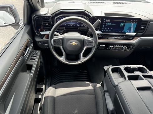 Used 2024 Chevrolet Silverado 1500 LT w/ Convenience Package II RWD image 15