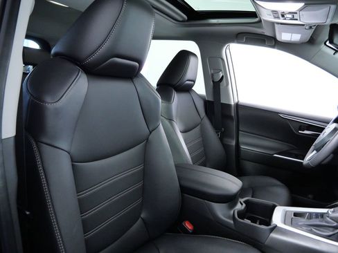 Used 2025 Toyota RAV4 XLE Premium image 13