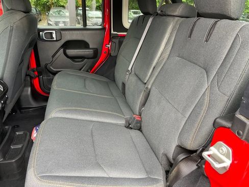 Used 2024 Jeep Wrangler Unlimited AWD/4WD image 8