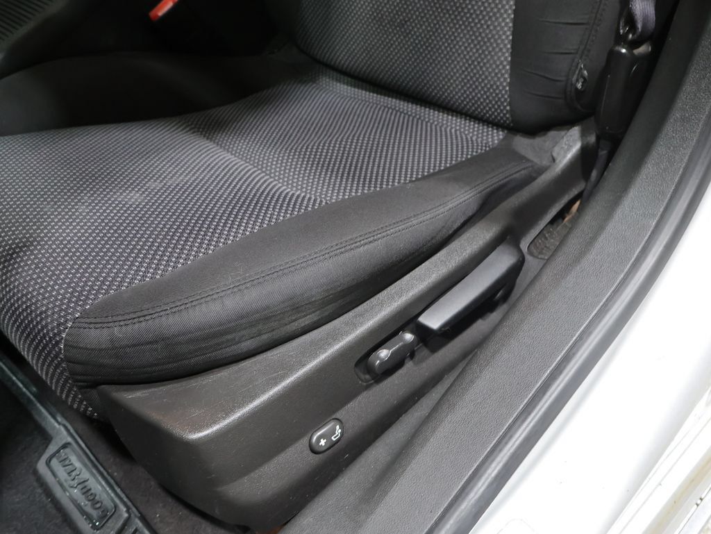 Used 2011 Chevrolet Malibu LT w/ Power Convenience Package FWD image 19