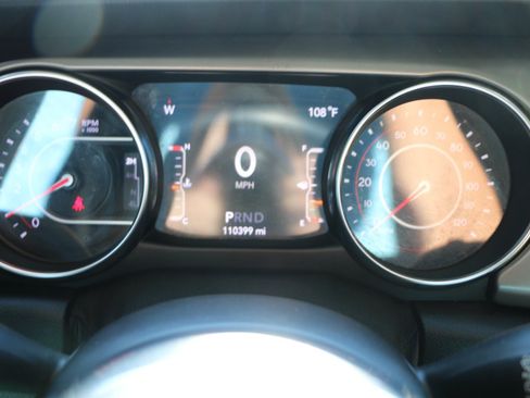 Used 2018 Jeep Wrangler Unlimited Rubicon AWD/4WD image 24