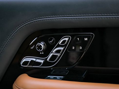 Used 2020 Land Rover Range Rover SV Autobiography Dynamic image 24