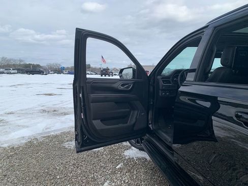 Certified 2023 Chevrolet Suburban RST w/ Luxury Package AWD/4WD image 24