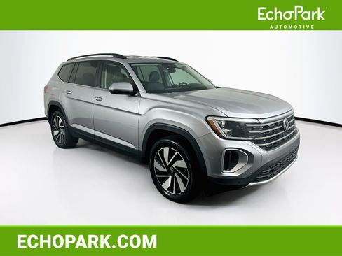 Used 2025 Volkswagen Atlas SE AWD/4WD image 1