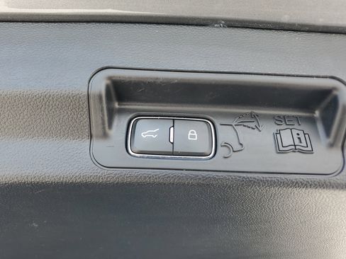 Used 2022 Ford Explorer ST-Line image 17