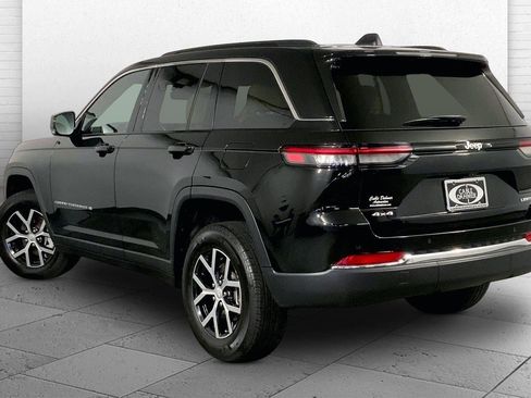 Used 2025 Jeep Grand Cherokee Limited AWD/4WD image 11