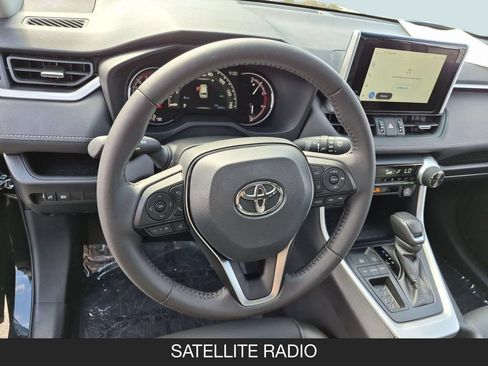 Used 2025 Toyota RAV4 XLE Premium FWD image 12