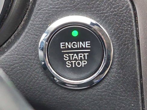 Used 2017 Ford Fusion SE w/ Fusion SE Technology Package image 24