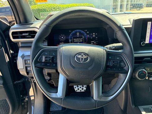 Used 2025 Toyota Tacoma TRD Sport AWD/4WD image 20