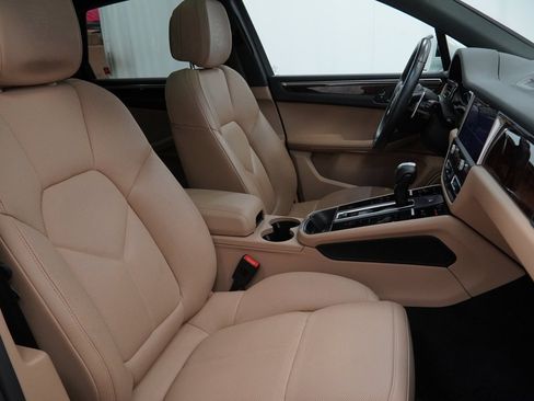 Used 2023 Porsche Macan image 49