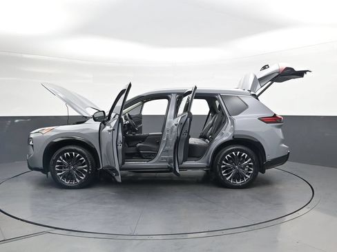 Certified 2024 Nissan Rogue Platinum w/ Platinum Premium Package AWD/4WD image 50