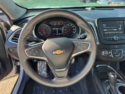 Used 2017 Chevrolet Malibu LT image 15