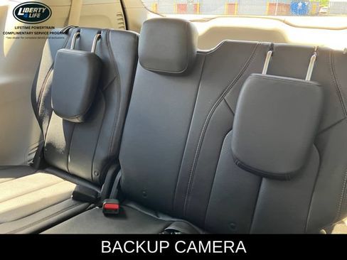 Used 2019 Chrysler Pacifica Touring-L Plus w/ Tire & Wheel Group FWD image 11