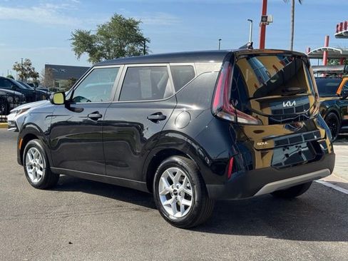 Certified 2025 Kia Soul LX w/ LX Technology Package image 3