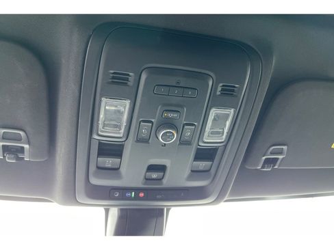 Used 2022 Chevrolet Suburban LT w/ Luxury Package image 26