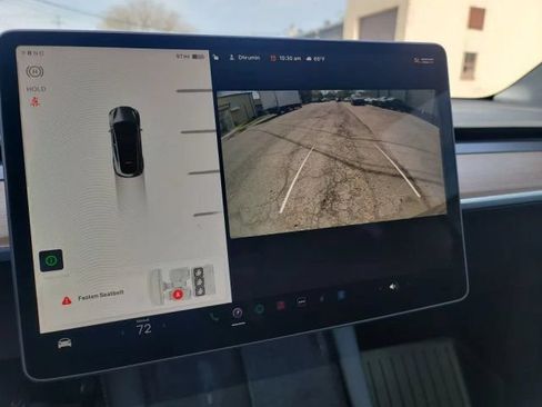 Used 2023 Tesla Model Y 2WD image 17