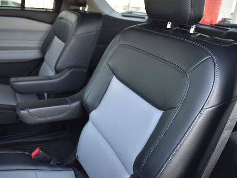 Used 2024 Ford Explorer XLT w/ Equipment Group 202A image 43